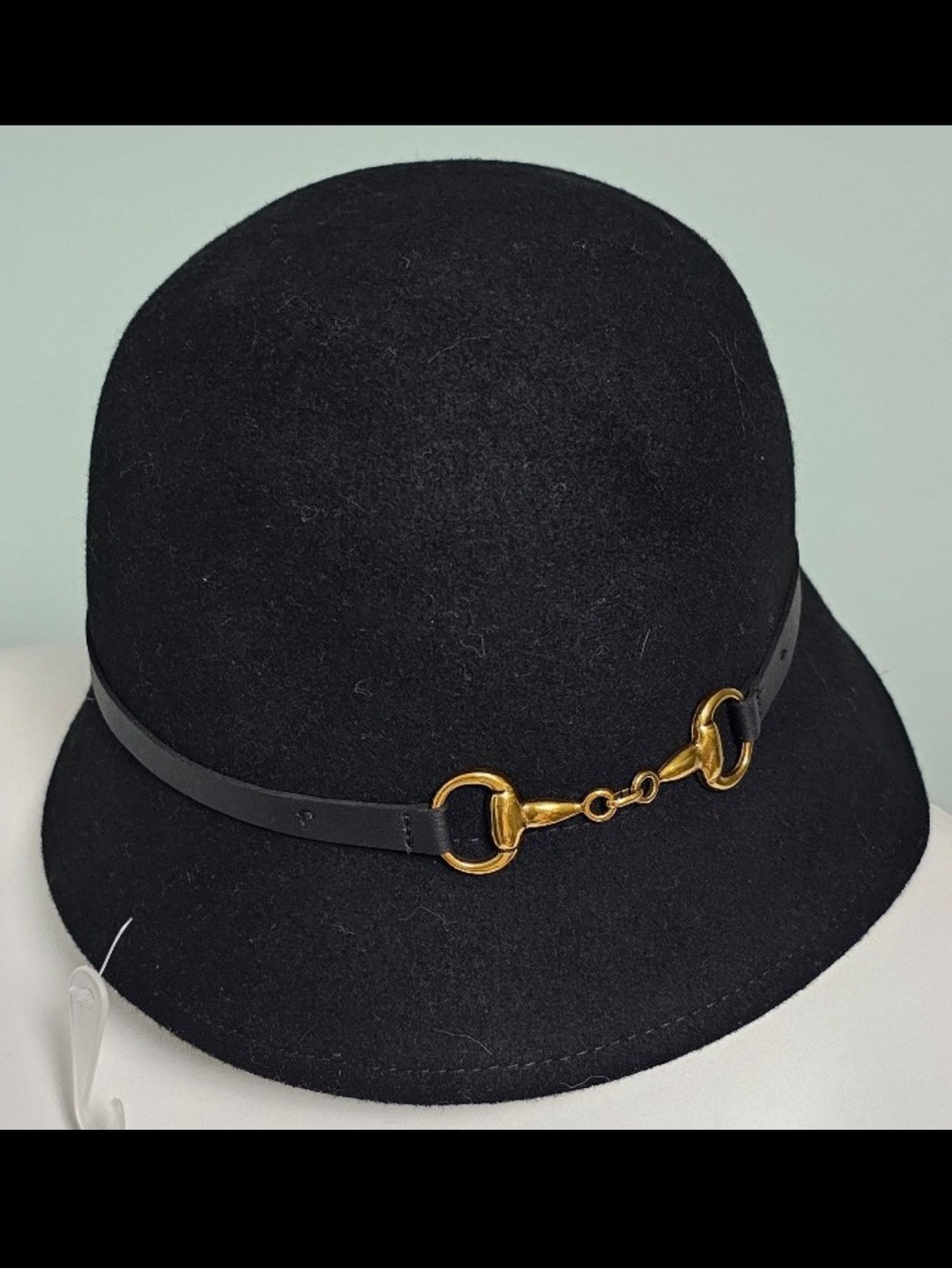 Horsebit bucket hat chunky buckle gold equestrian Liz Claiborne wool hat
